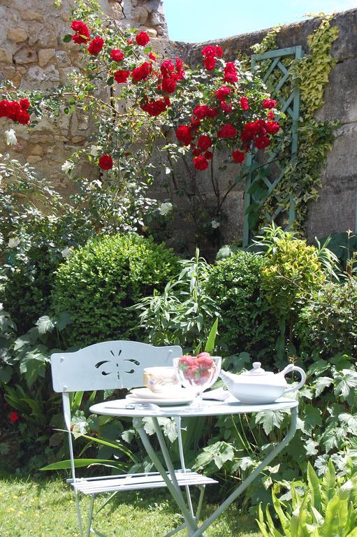 Jardins Secrets Bed and Breakfast Angoulême Esterno foto